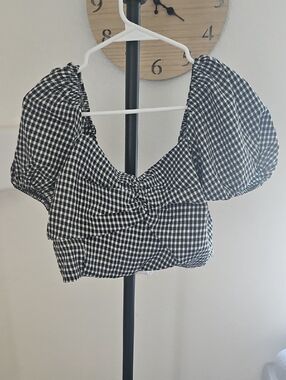 Pink Lily Black & White Gingham Puff Sleeve Crop Top